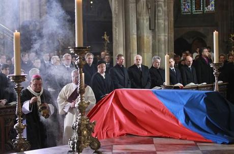 I potenti del mondo ai funerali a Praga di  Havel