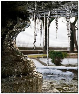 TRA IL GHIACCIO DELL'INVERNO E IL CALORE DEL NATALE...spiegato dalla chimica...