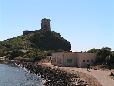 Chiese romaniche dei monaci vittorini nel Meridione sardo di Roberto Coroneo