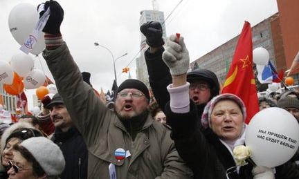 Mosca: in 120mila alla marcia di protesta contro Putin