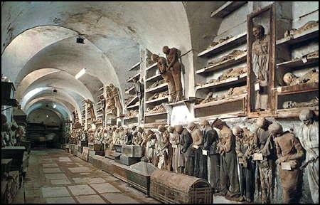 Palermo: il segreto dei morti della cripta dei Capuccini è stato svelato