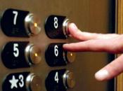 Anziana passa Natale Bloccata Ascensore