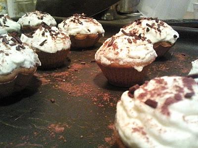 MERRY CHRISTMAS and TIRAMISU CUPCAKES