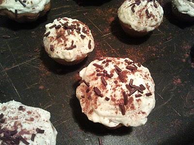 MERRY CHRISTMAS and TIRAMISU CUPCAKES