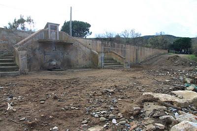 degli scavi archeologici sulla spiaggia di Baratti