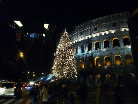 File:Celio - albero di Natale al Colosseo 1000332s.jpg