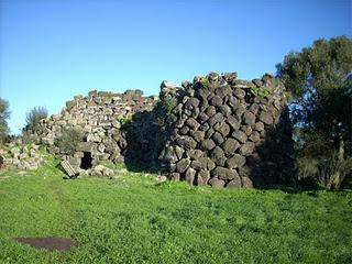 La nascita del toro 'bambinello'. Nel Santa Barbara di Villanova Truschedu il culto cananaico della potenza della luce di 'El YHWH