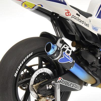 Yamaha YZR-M1 V.Rossi 2010 by Minichamps