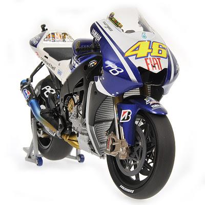 Yamaha YZR-M1 V.Rossi 2010 by Minichamps