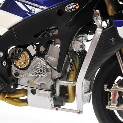 Yamaha YZR-M1 V.Rossi 2010 by Minichamps