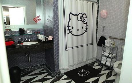 Sephora Hello Kitty Noir Hotel Suite a Beverly Hills sephora-hello-kitty-noir-hotel-suite-03