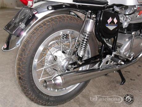 Lefatteincasa : BSA 650 MK4 by Mauromoto