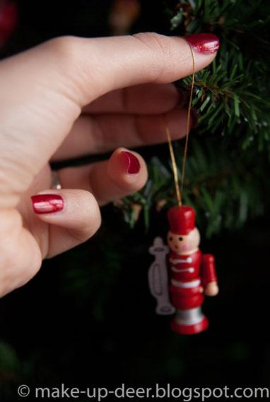 Christmas Nails & Makeup looks