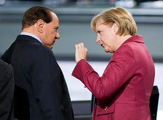 Quella notte che la Merkel telefonò a Napolitano: ci liberi di Berlusconi...Ma il Quirinale precisa: non fu questo il tenore della telefonata, peraltro non segreta