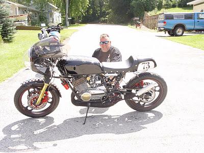 Yamaha RD 350 Cafe Racer by Richard Weslow