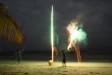 Fuochi d'artificio in spiaggia