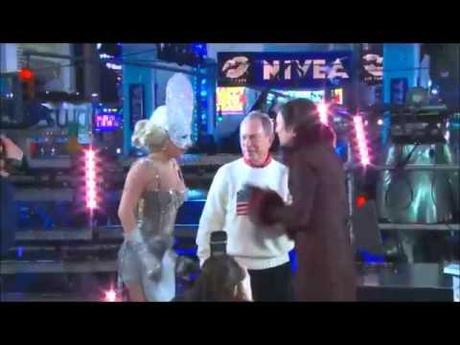 0 N.Y. 2011 2012, New Years Eve Times Square: Lady Gaga e Mayor Bloomberg 