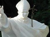 Atto vandalico Riccione: statua Wojtyla stata sfigurata