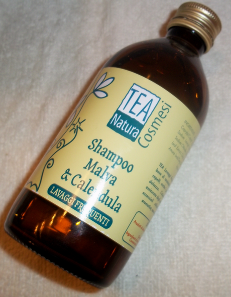 Shampoo malva & calendula Tea Natura...e i miei più cari auguri a tutte voi!