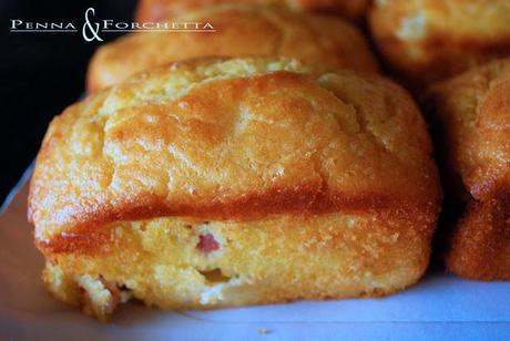 Mini cake al formaggio e mortadella