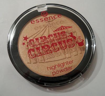 Essence Circus Circus Limited Editionv Review/Recensione + Photos/Foto/Swatches