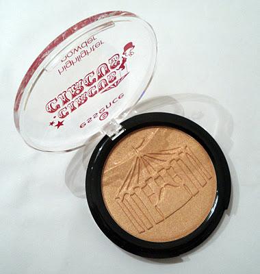 Essence Circus Circus Limited Editionv Review/Recensione + Photos/Foto/Swatches