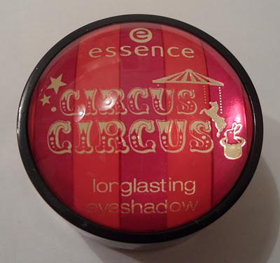 Essence Circus Circus Limited Editionv Review/Recensione + Photos/Foto/Swatches