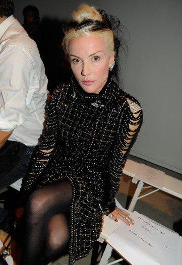 Daphne Guinness, a swan on high heels