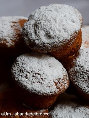 Minicake con gocce di cioccolato e profumo di limone