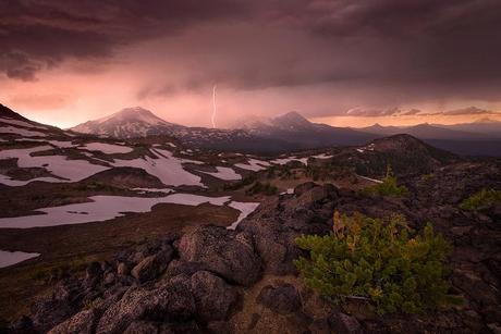 NUOVA PROSSIMA FASE ERUTTIVA ALLE THREE SISTERS,OREGON