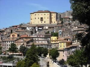 Crime News - Frosinone: trovato morto con pistola vicino.