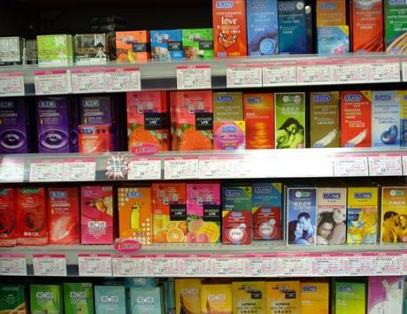 Tutti i tipi di preservativo: da quello aromatizzato a quello easyon