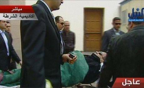 Chiesta la pena di morte per l'ex presidente dell'Egitto Mubarak