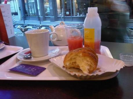 petit-dèjeuner a Paris..