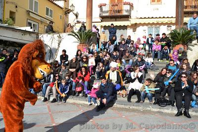 per le strade di Positano la Disney Parade ...