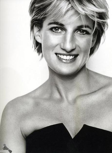 NEWS | L'eleganza di Lady Diana in mostra a Kensington Palace