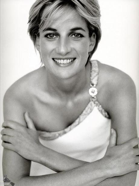 NEWS | L'eleganza di Lady Diana in mostra a Kensington Palace