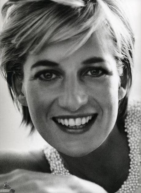 NEWS | L'eleganza di Lady Diana in mostra a Kensington Palace