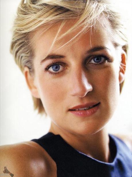 NEWS | L'eleganza di Lady Diana in mostra a Kensington Palace