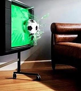 FOLLIE E SCOMMESSE - Torna il calcio in tv, e si vede...