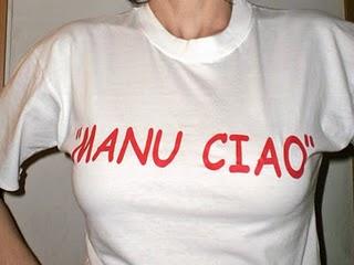 'Manu ciao'. La t-shirt ridimensionata / La t-shirt qui était trop grande