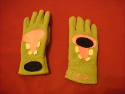 I guanti alieni / Les monsters-gants