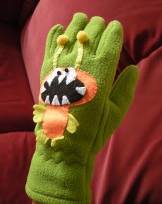 I guanti alieni / Les monsters-gants