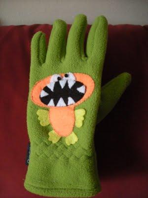 I guanti alieni / Les monsters-gants