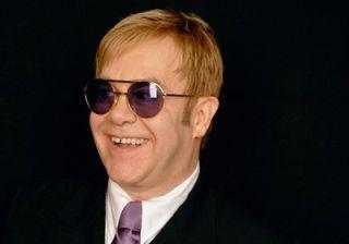 Elton John, il Monsignor Babini Non Vuole il Concerto di un Gay