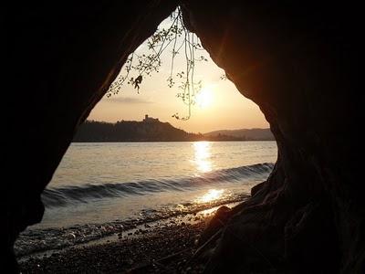 GLI SPECIALI: MARIANGELA CAMOCARDI, UN MUST DEL ROMANCE ITALIANO