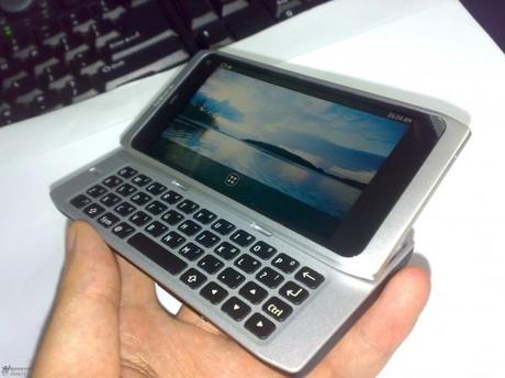 Nokia N9: 64GB di memoria, schermo OLED e SnapDragon?