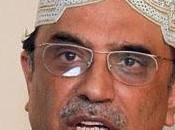 Zardari caos. criticato come gestito l'alluvione pakistan