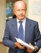 IL PERSONAGGIO OSCURO ARCIBALDO MILLER. DA UOMO AMICO DI ALCUNI ESPONENTI CAMORRISTI, A ISPETTORE CASTIGA TOGHE , A UOMO CHE VA ALLE CENE DELLA P3.