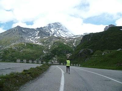 Il video dei 1.180 km a piedi dalla Francia all'Italia